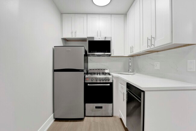 Building Photo - 2959 N Damen Ave