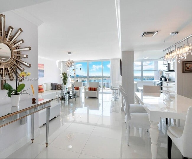 Primary Photo - 18071 Biscayne Blvd
