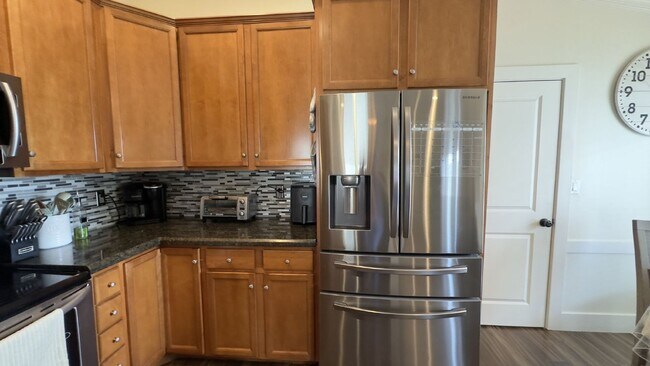 Building Photo - $2,995.00 - 3 Beds / 2 Baths, no deposit option available!