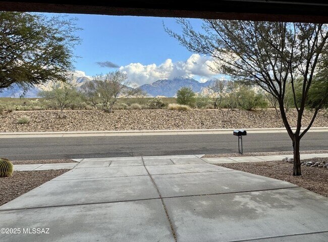 Building Photo - 13743 N High Mountain View Pl