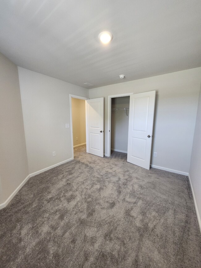 Building Photo - 712 Peyden Ln