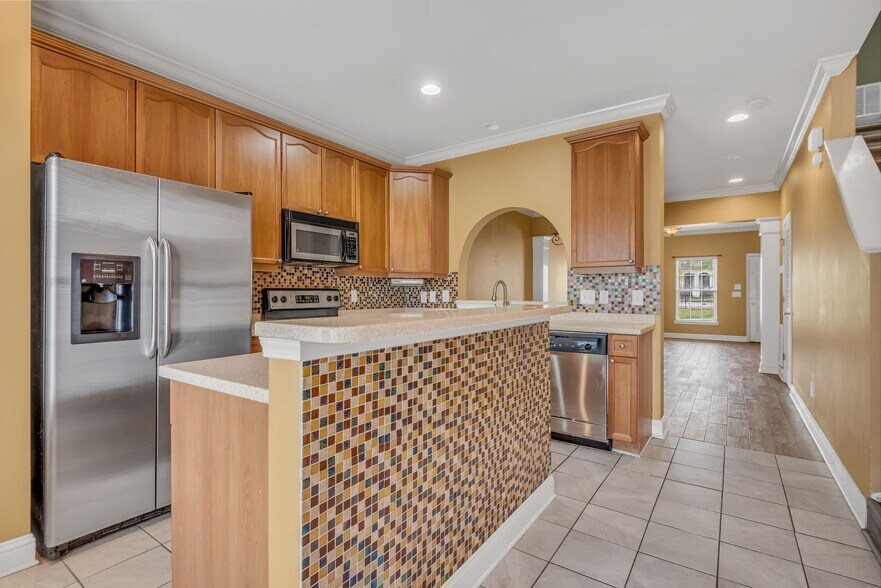 Building Photo - 4316 Summercrest Blvd