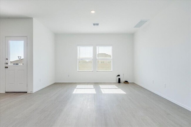 Building Photo - 238 Dreyer