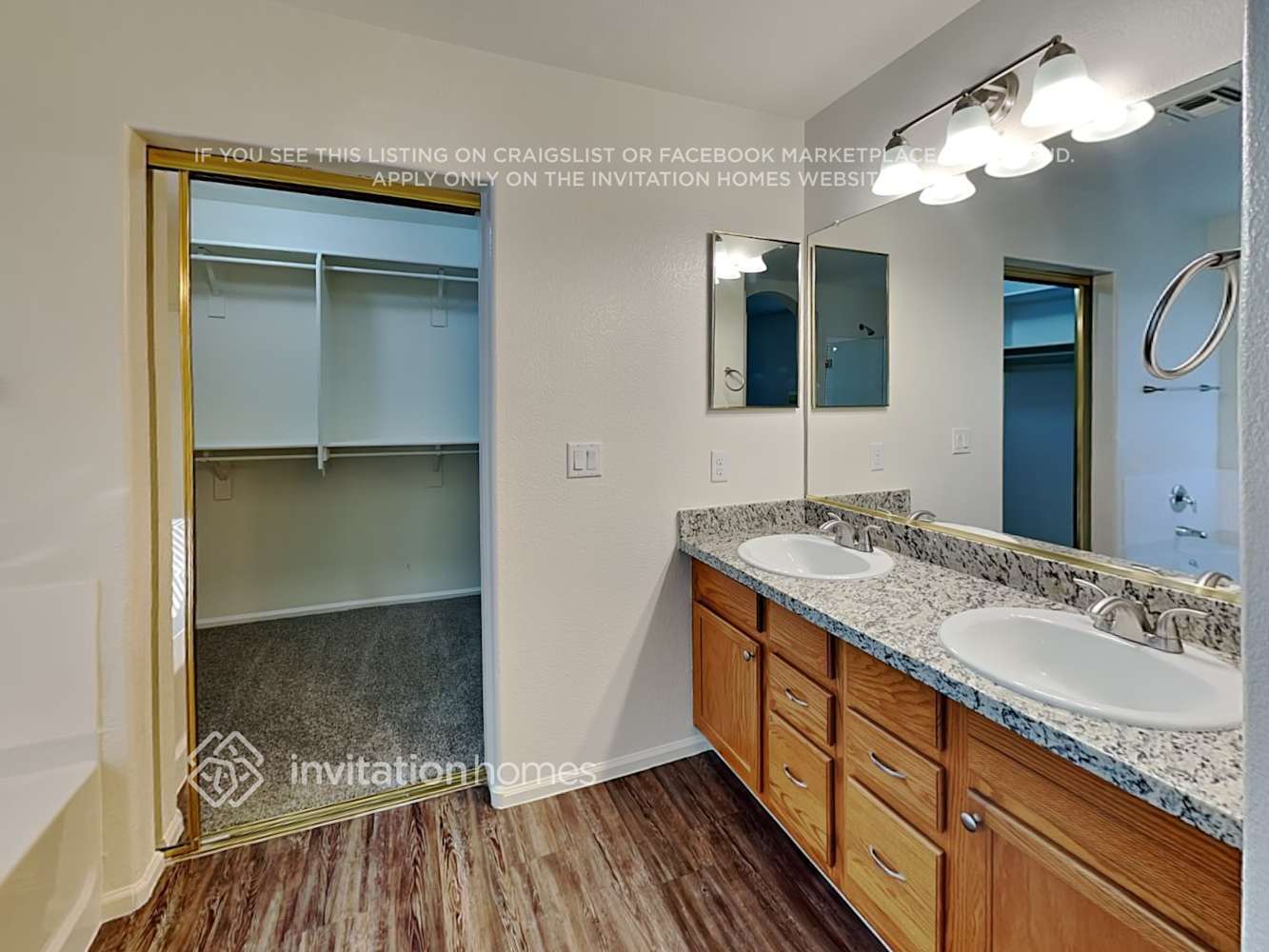 Building Photo - 2315 W Running Deer Trl