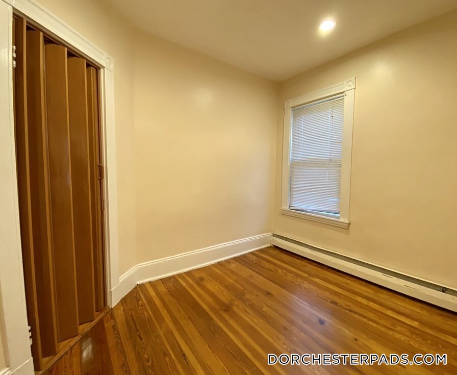 Building Photo - 42 Fenton St