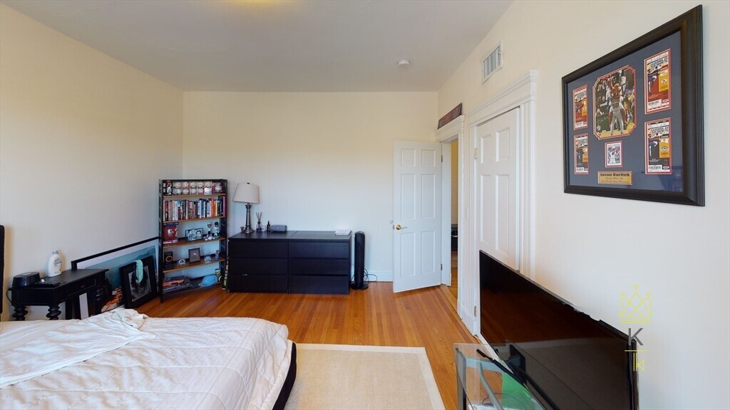 Building Photo - 210 Winthrop Rd