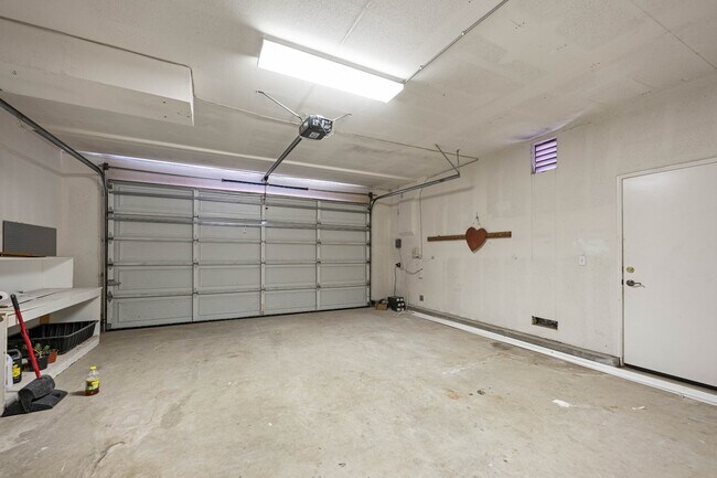 Building Photo - 23006 Timber Ridge Ct