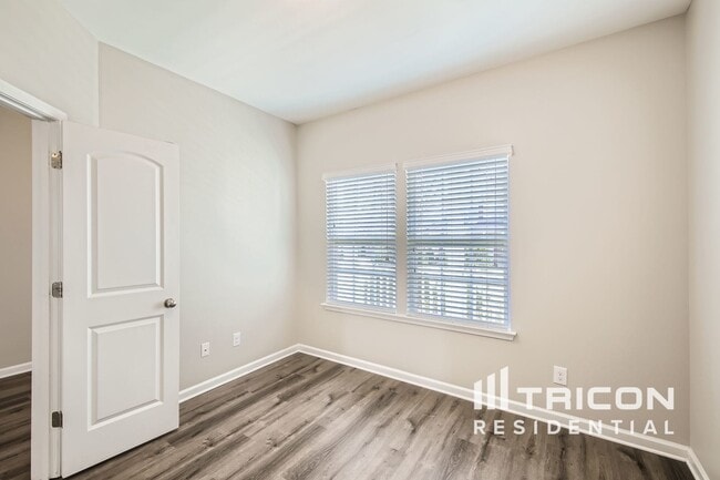 Building Photo - 12553 Druids Glen Dr