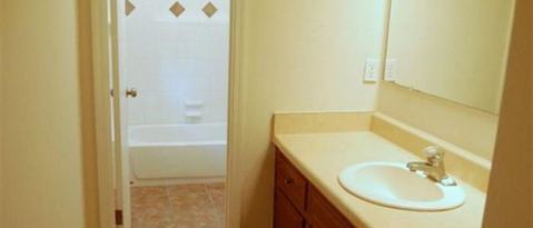 Building Photo - 1007 Redbud Ave
