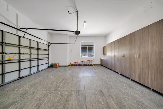 Building Photo - 10203 SW 136th St