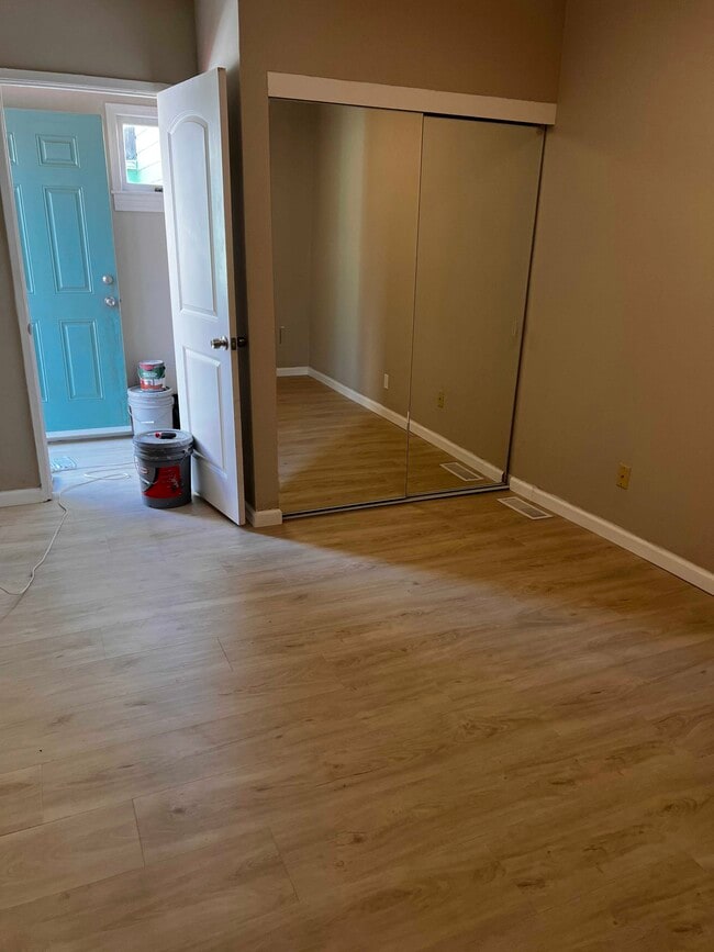 Building Photo - 1354 Palou Ave