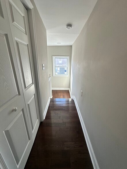 Building Photo - 2544 Turner St