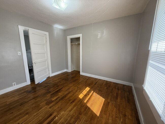 Building Photo - 906 Cherokee St