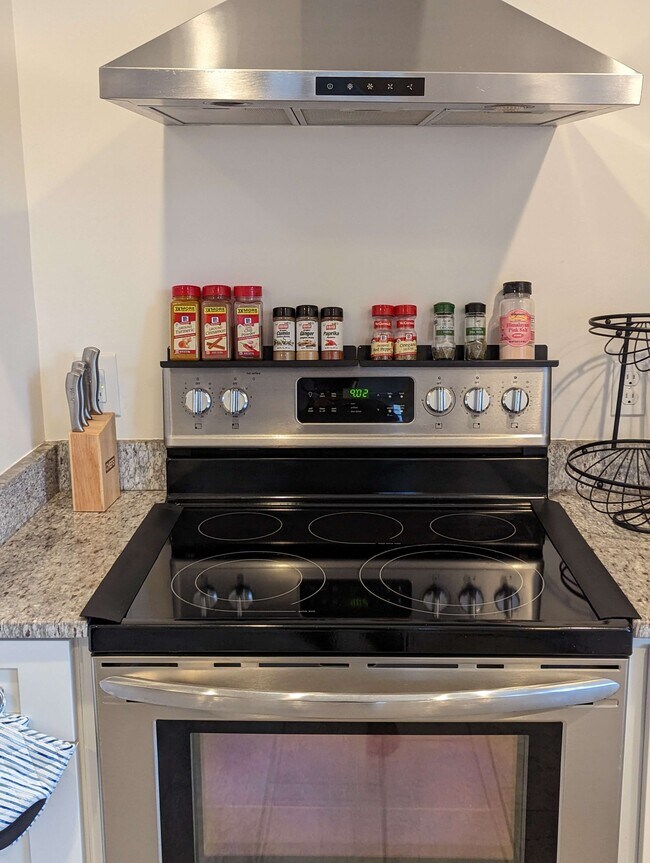 Building Photo - 1805 Bennett St