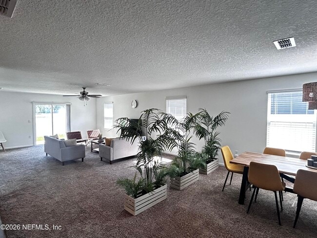 Building Photo - 12571 Russian Olive Rd