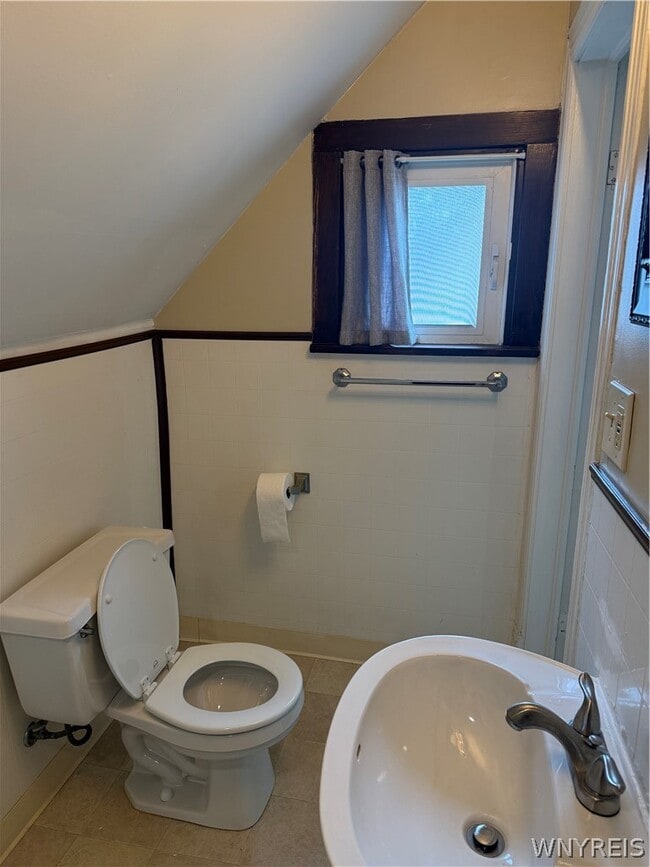 Building Photo - 344 Elmwood Ave