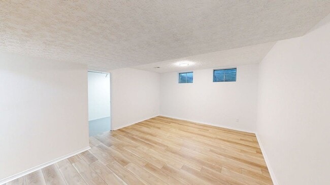 Building Photo - 159 Corbins Mill Dr