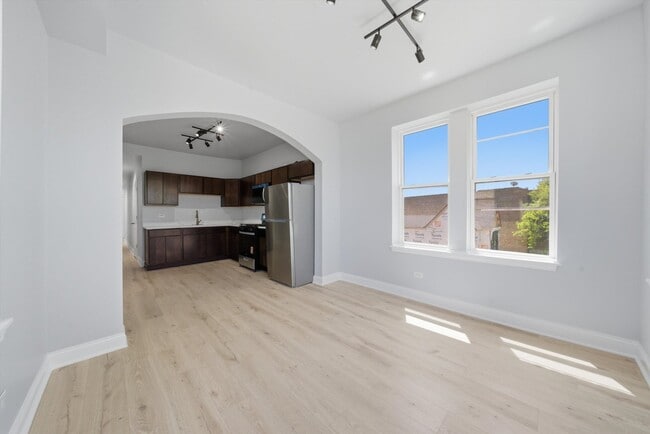 Building Photo - 541 N Lawndale Ave