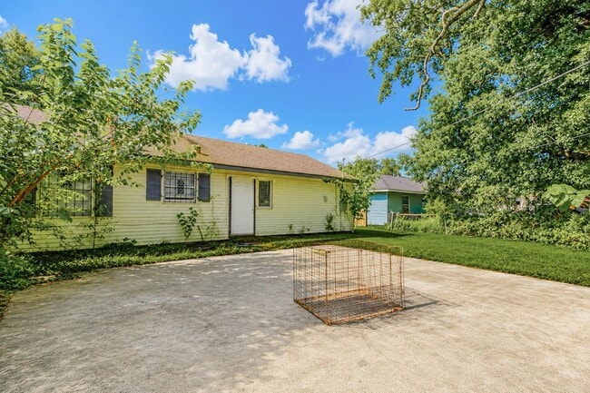 Building Photo - 7217 Parker Rd
