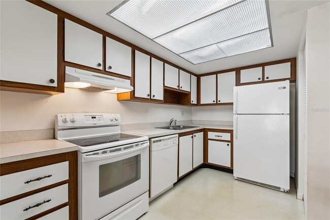 Building Photo - 3280 37th Way S