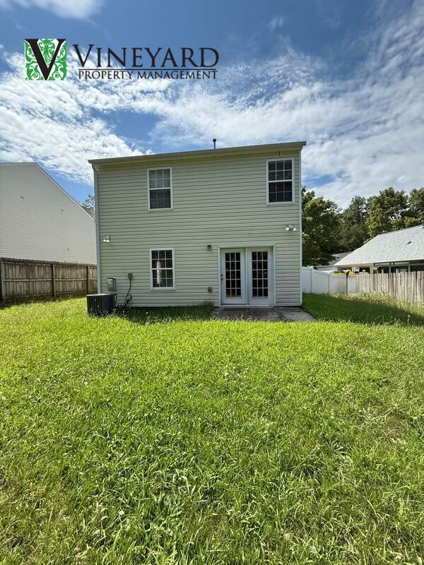 Building Photo - 242 Silver Ridge Dr