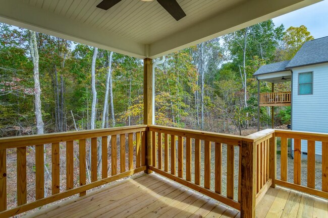 Building Photo - 6414 Satjanon Dr