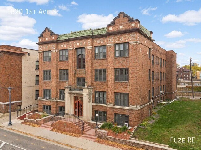 Building Photo - 1820 1st Ave S