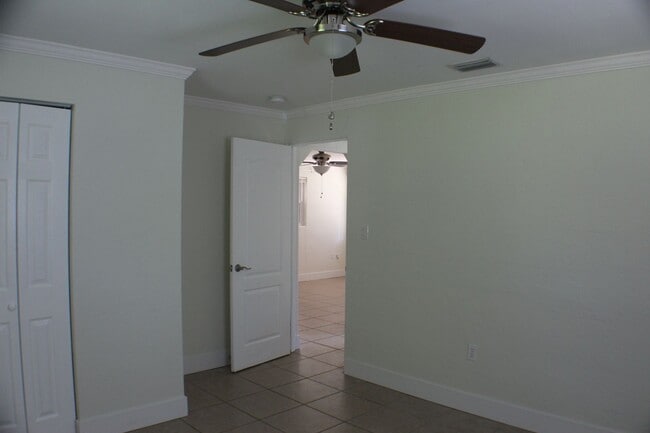 Building Photo - 2 Bed Home in Quiet Neighborhood