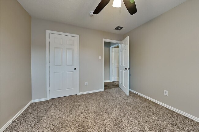 Building Photo - 31243 Quail Oak Park Ln