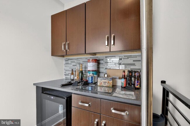 Building Photo - 946 N 2nd St