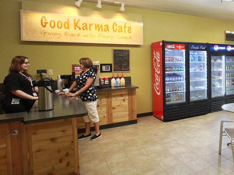 Building Photo - 2402 Ecuadorian Way