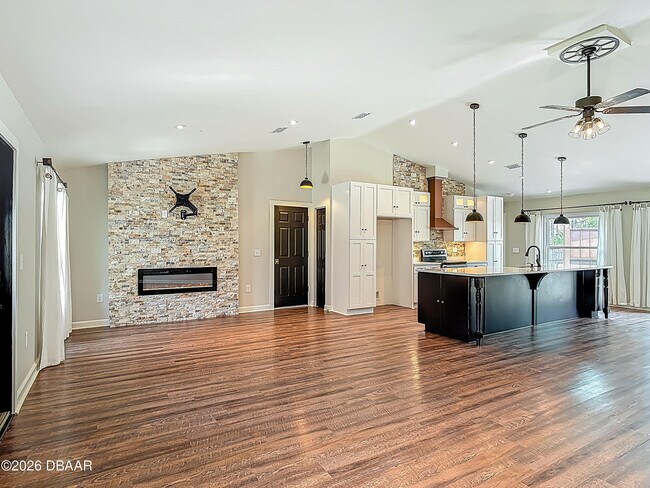 Building Photo - 14 Zollinger Pl