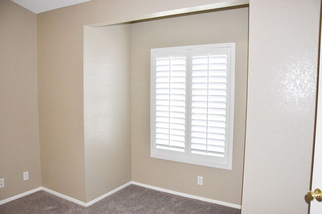 Building Photo - Beautiful 2 Story Home For Rent