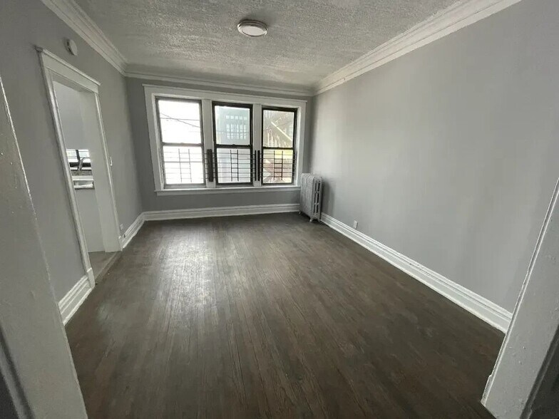 Building Photo - 2666 E 77th St