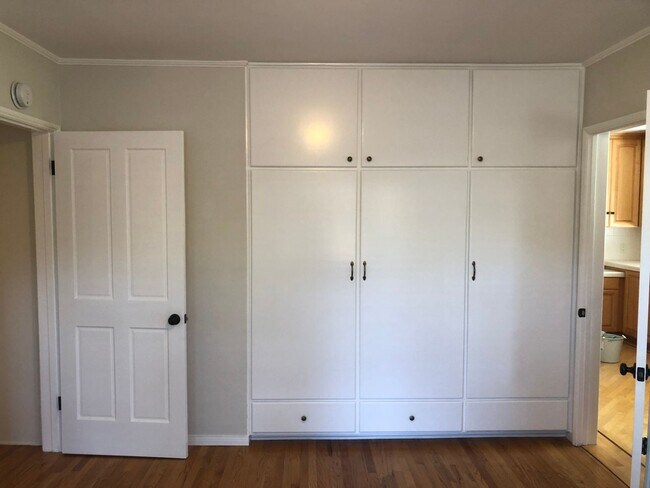 Building Photo - COMING SOON! Beautiful Home near Warner Brothers Studio! AVAILABLE 6/10/2026