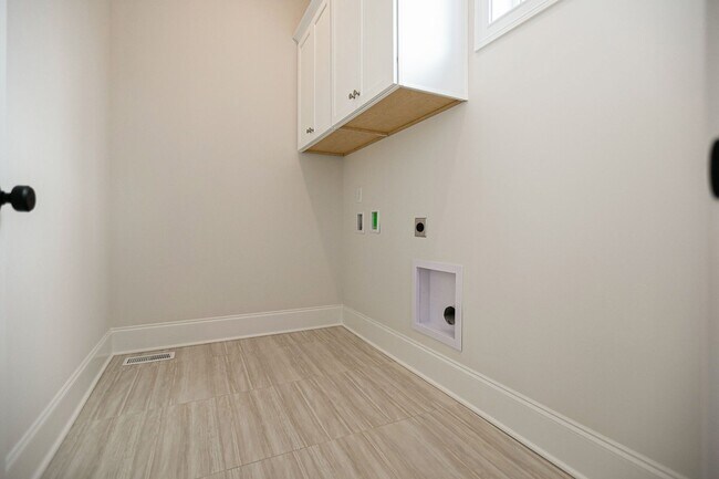 Building Photo - 3013 Long Br Cir