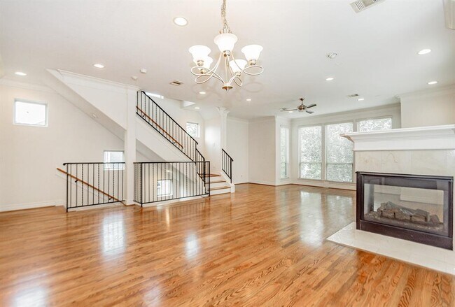 Building Photo - 5514 Crooms St