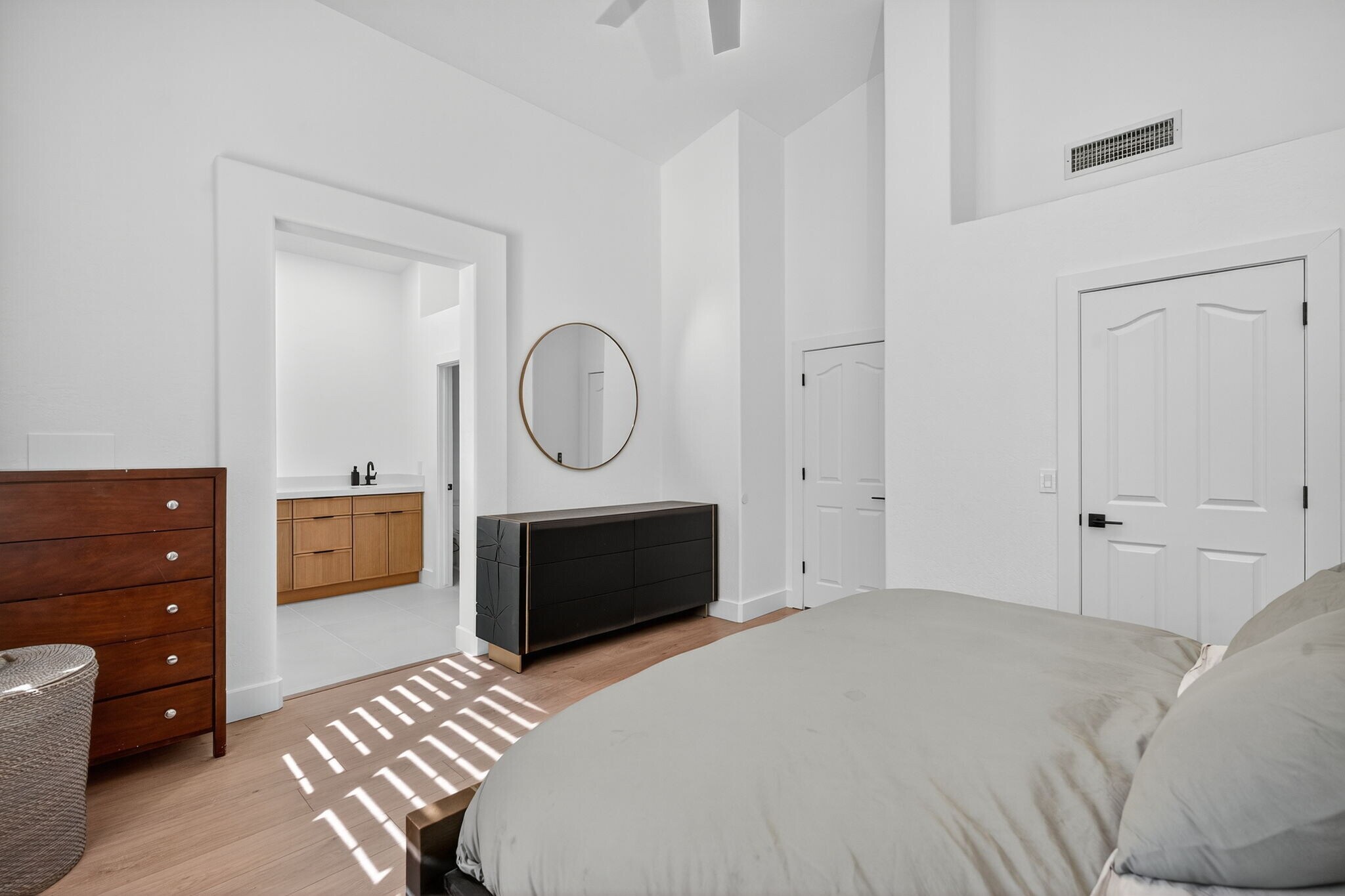 Building Photo - 7449 E Whistling Wind Way