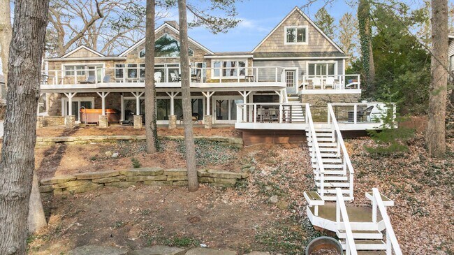 Building Photo - Stunning 5-Bed, 4.5-Bath Custom Home on Du...