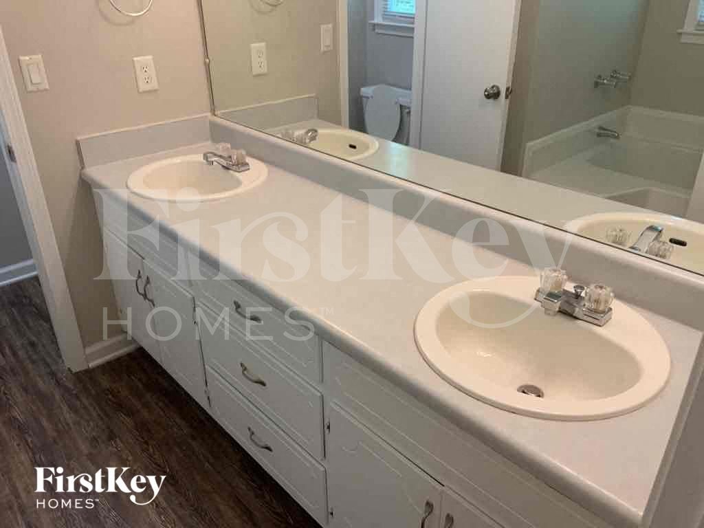 Building Photo - 388 Scenic Ln