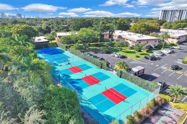 Building Photo - 9 NE 19th Ct