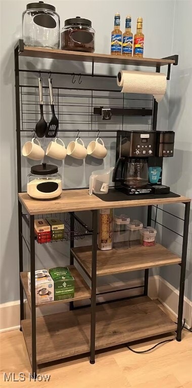 Building Photo - 369 E Tuscarawas Ave