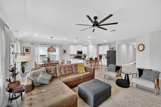 Building Photo - 10109 Waterwall Ln