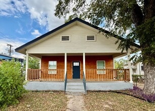Building Photo - Modern Elegance for Rent in Prime San Anto...