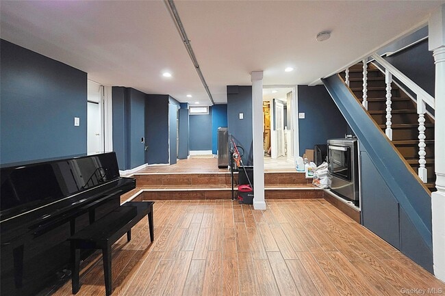 Building Photo - 18 Prospect St