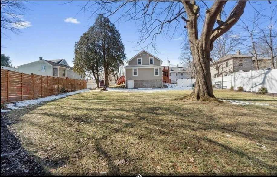 Building Photo - 38 Watch St