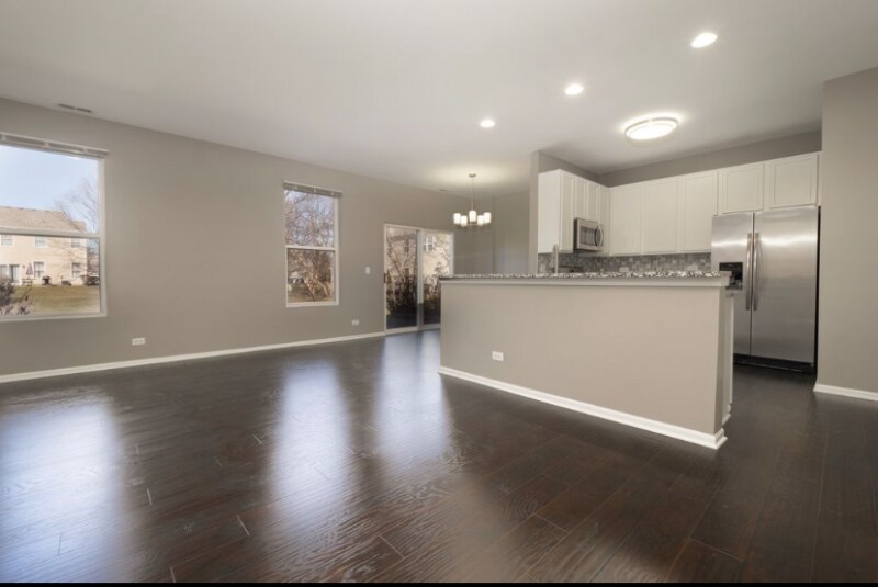 Building Photo - 4036 Blackstone Dr