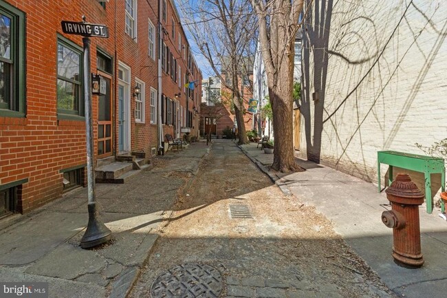 Building Photo - 928 Irving St