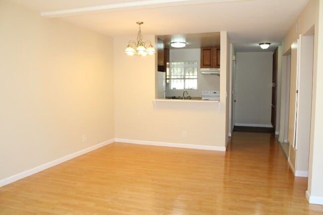 Building Photo - 507 Chabre Ct