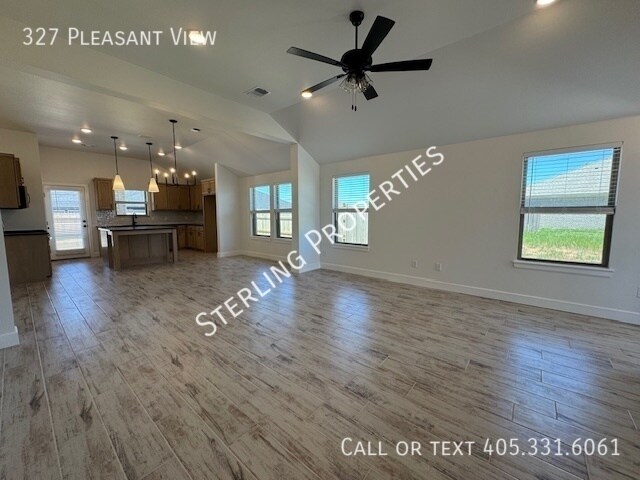 Building Photo - 327 Pleasant Vw